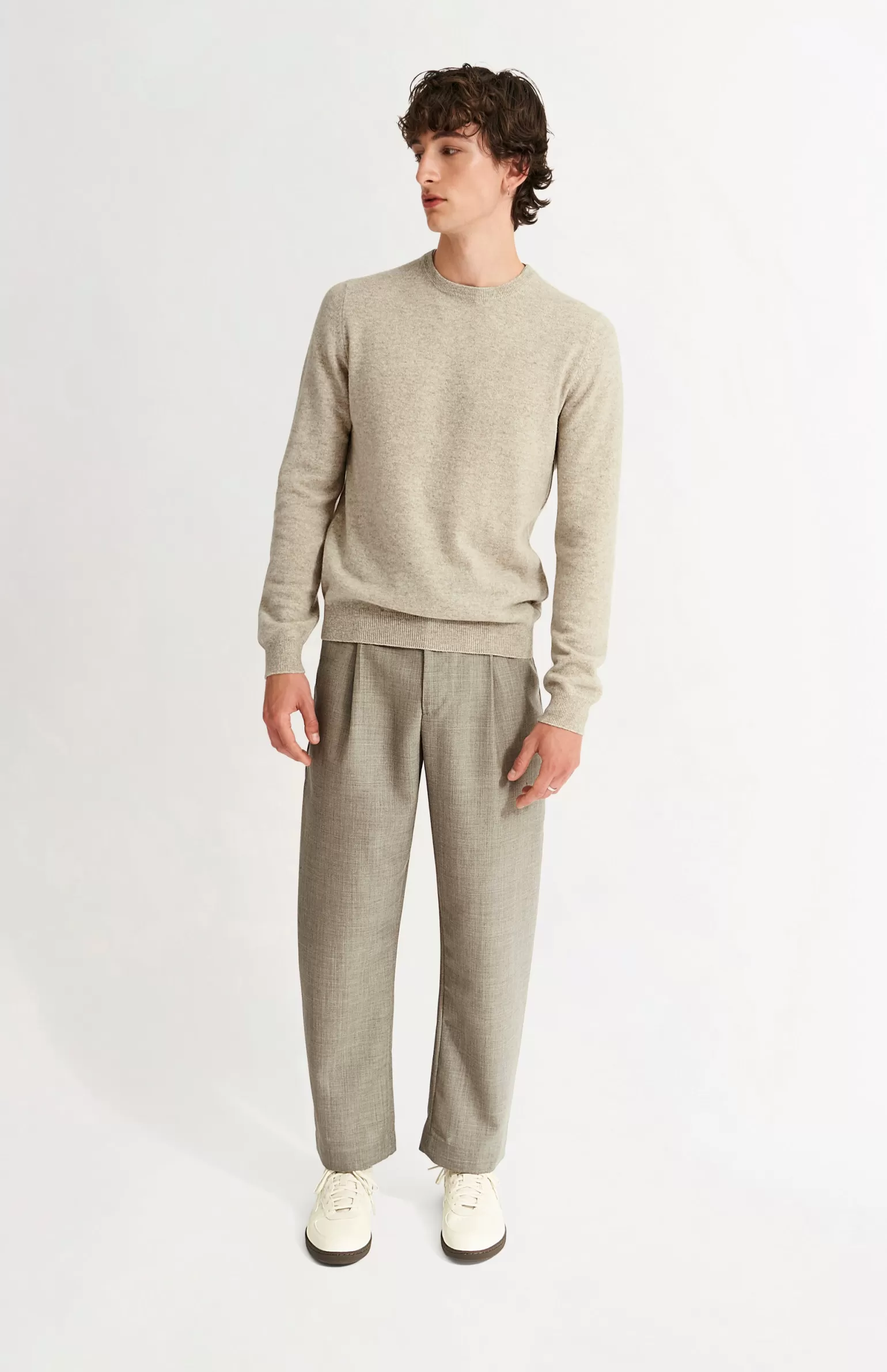 Pringle of Scotland Men's Classic Round Neck Cashmere Jumper In Oatmeal