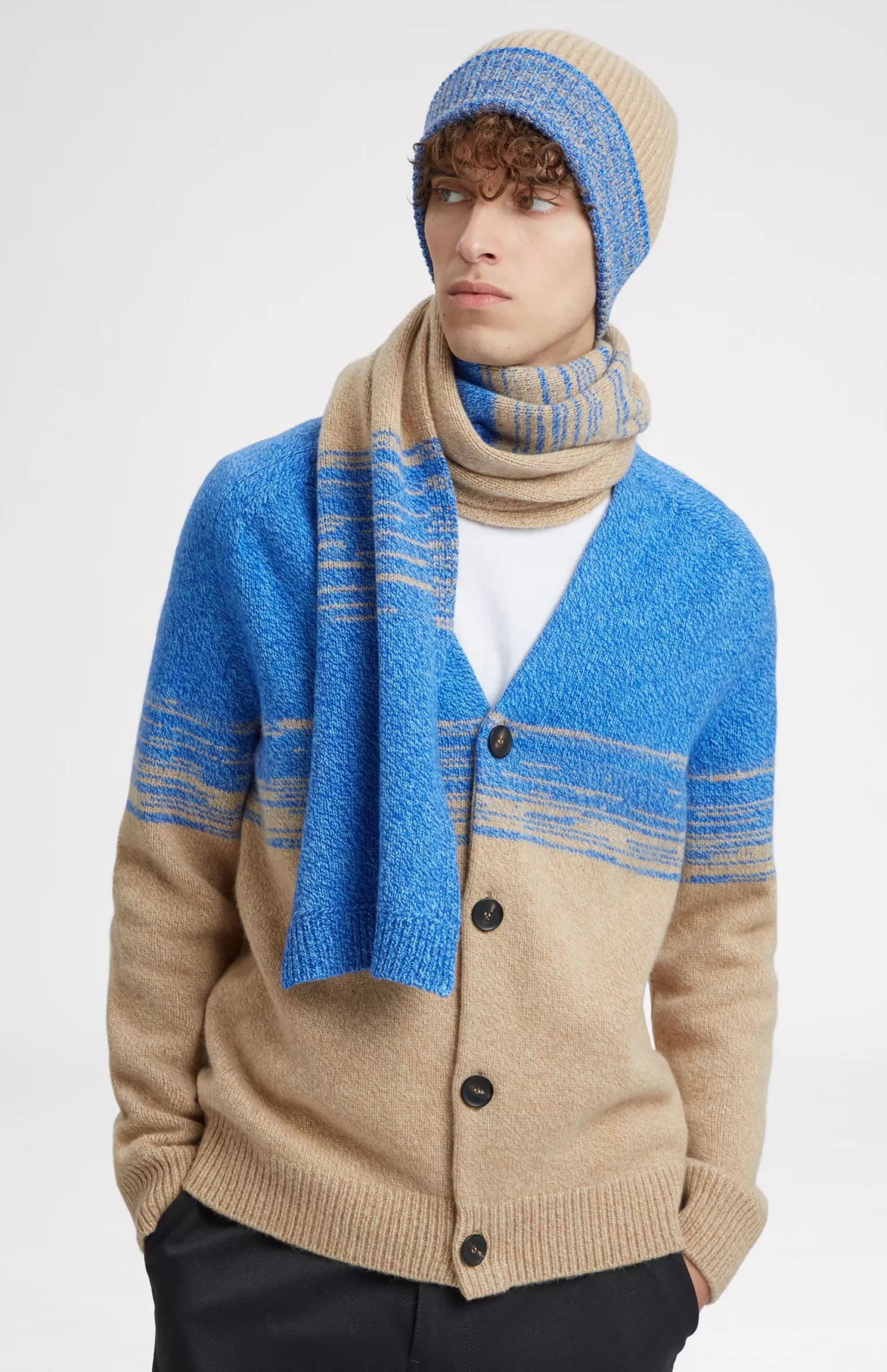 Pringle of Scotland Men's Lambswool Beanie With A Mouline Degrade Effect In Cobalt And Camel