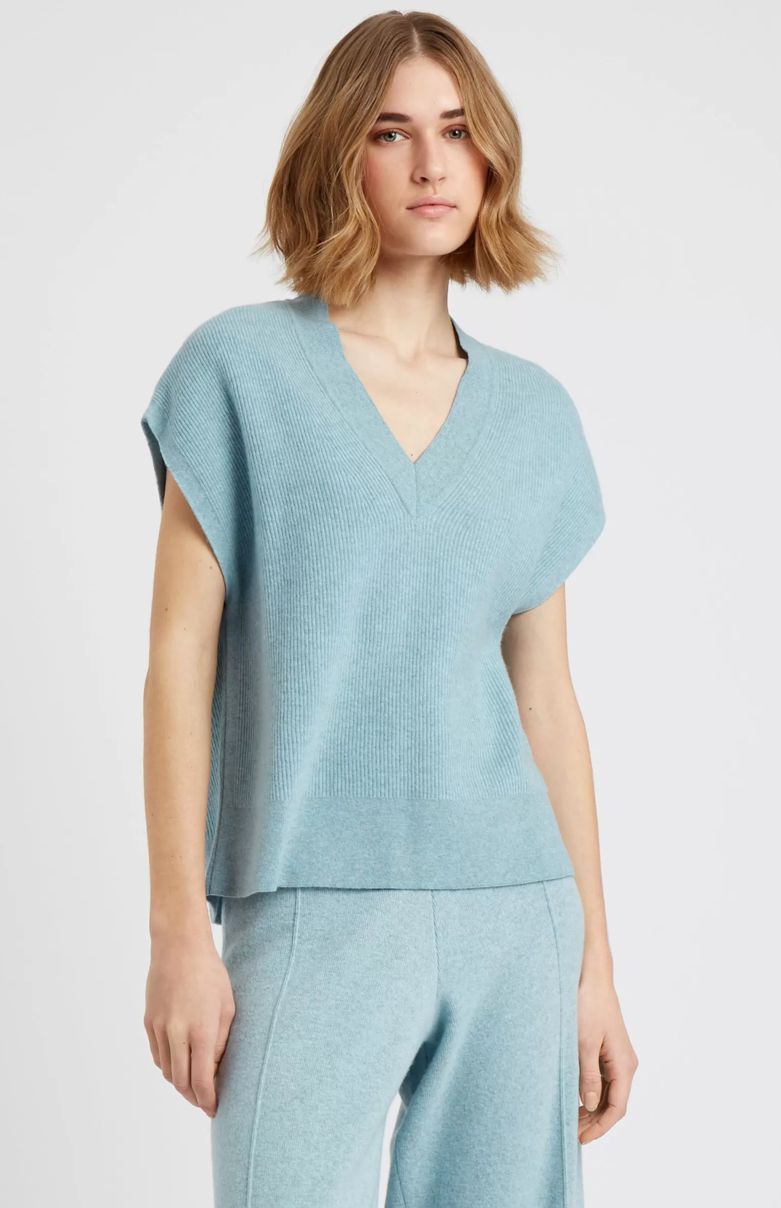 Women Pringle of Scotland Women's Cashmere Blend V Neck Sleeveless Jumper In Aqua Melange