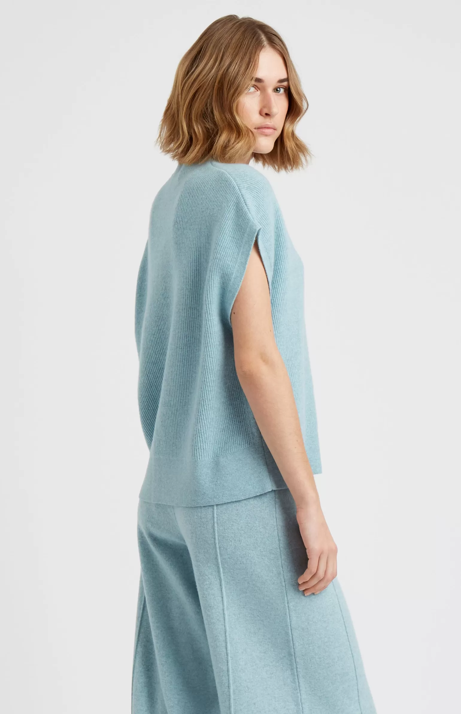 Women Pringle of Scotland Women's Cashmere Blend V Neck Sleeveless Jumper In Aqua Melange