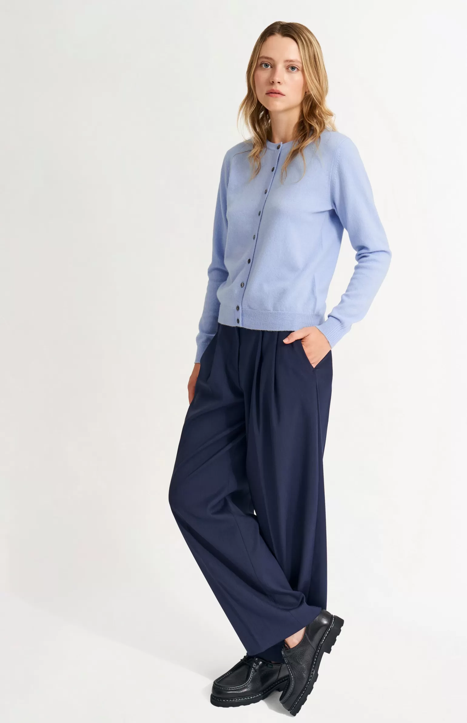 Women Pringle of Scotland Womens Classic Round Neck Cashmere Cardigan In Sky Blue