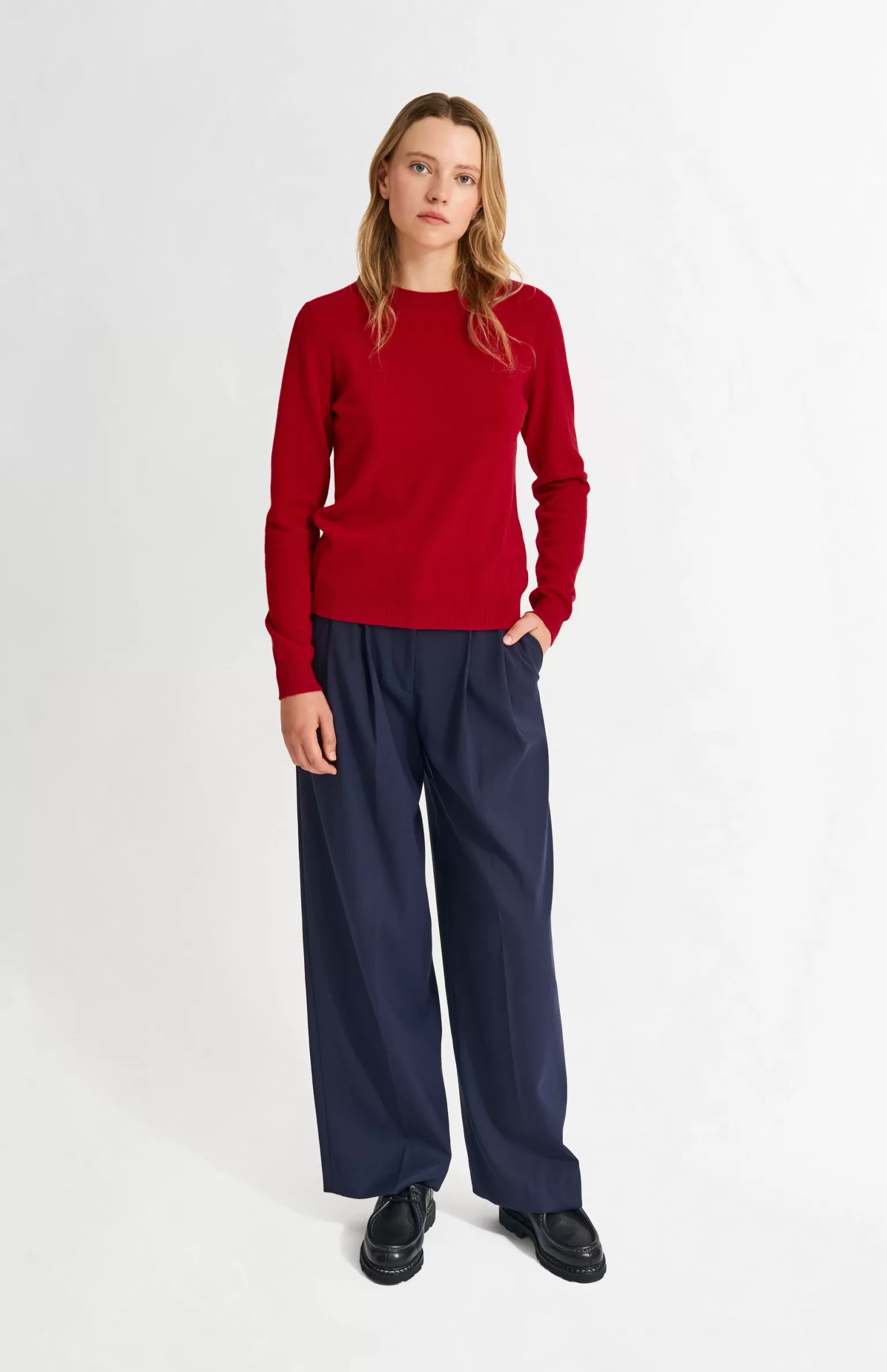 Women Pringle of Scotland Womens Classic Round Neck Cashmere Jumper In Scarlet